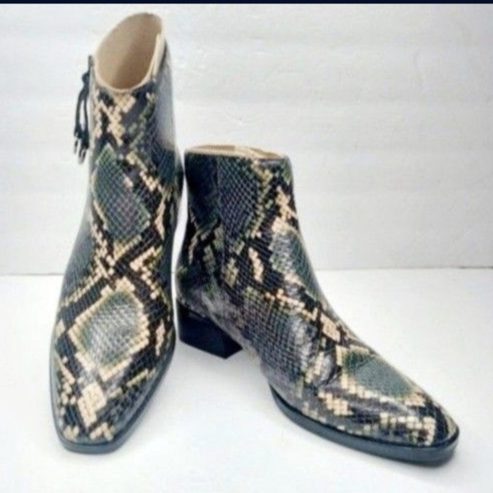 NATURALIZER WOMENS BOOTIES SIZE 8M. NEW WITHOUT BOX. READ COMMENTS.